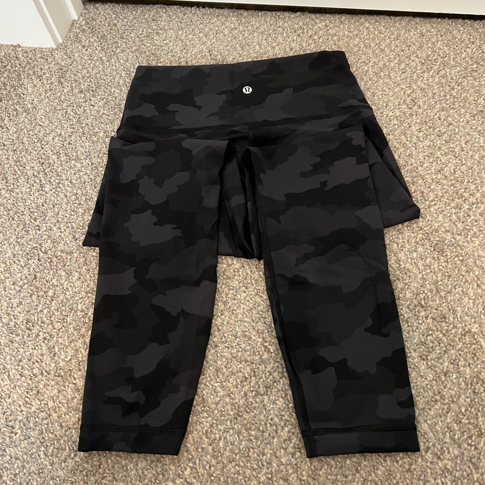 Lululemon Camo Wunder Under Leggings size 8